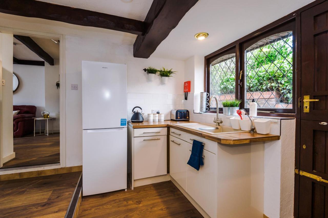Sunshine Cottage By Happy Sunshine Stay Golborne Ngoại thất bức ảnh